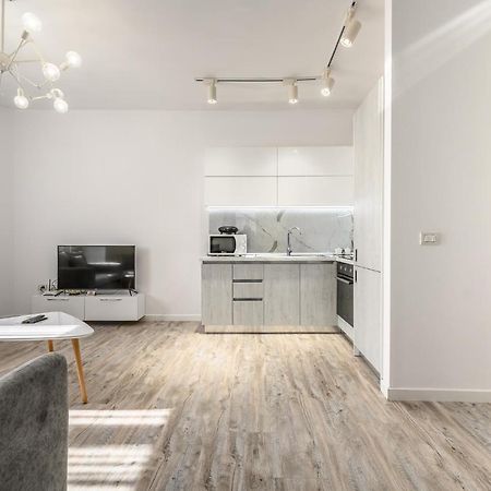 Miku Apartment-Modernly Designed Downtown טיראנה מראה חיצוני תמונה