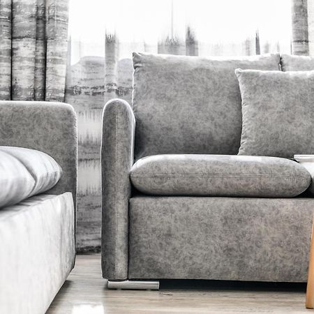 Miku Apartment-Modernly Designed Downtown טיראנה מראה חיצוני תמונה