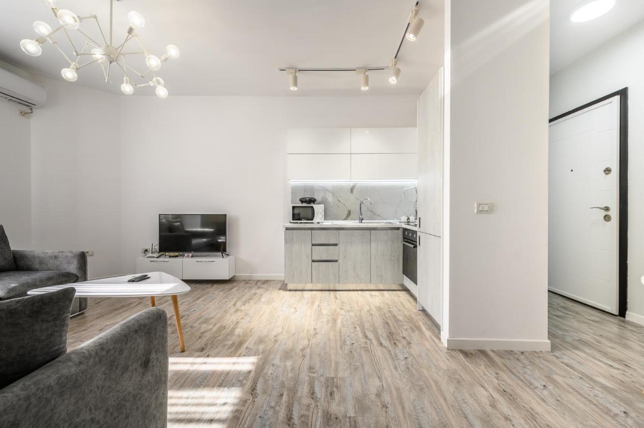 Miku Apartment-Modernly Designed Downtown טיראנה מראה חיצוני תמונה