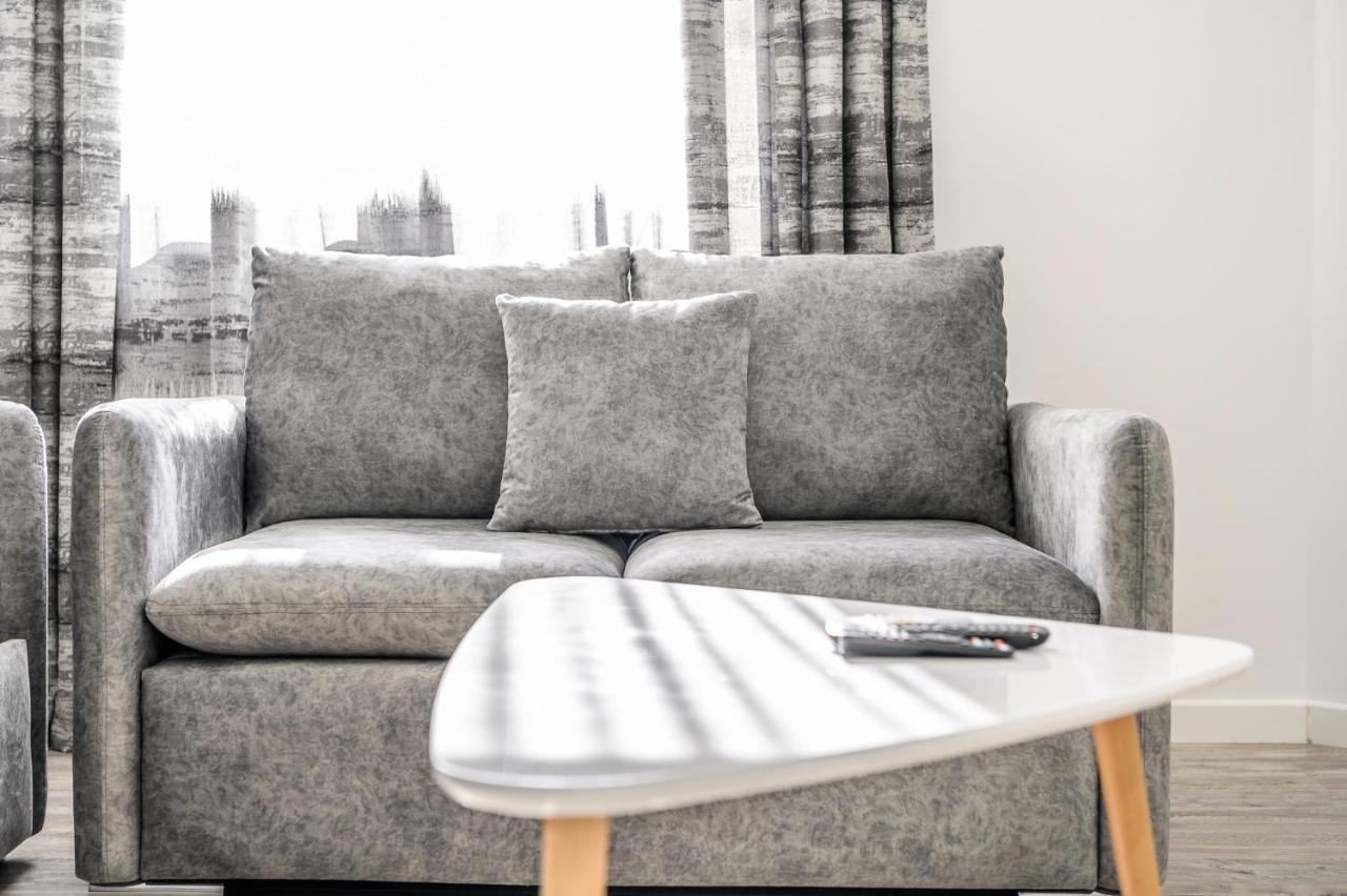Miku Apartment-Modernly Designed Downtown טיראנה מראה חיצוני תמונה